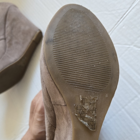 Forever 21 Beige Boots Size 7.5 - Picture 6 of 9